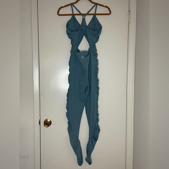 NWOT Free People Movement Balancing Act Onesie Sizes S & M - Picture 4 of 8